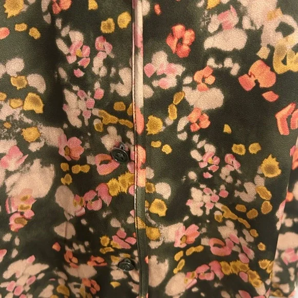 Cabi flashbulb top size large Floral Sleeveless Blouse button down style # 4741 - Picture 3 of 11